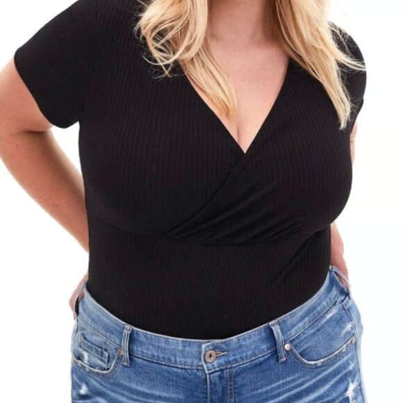 Torrid Top Womens 2X Black Rib Surplice Tee Short Sleeves V-Neck Stretch Fitted - Picture 2 of 3